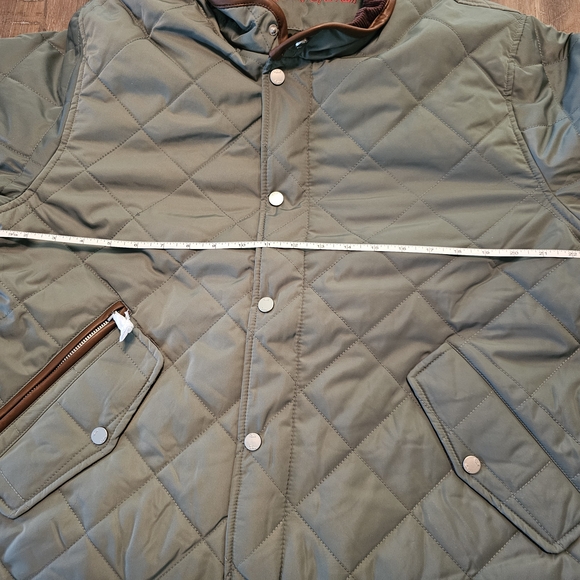 Barbour Quilted Jacket in Green - Picture 10 of 13